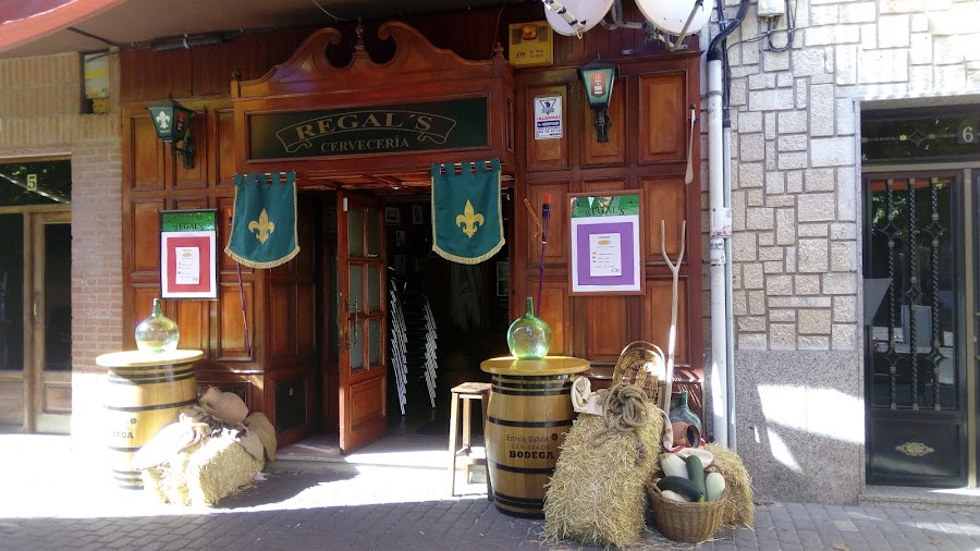 Bar Regal.s