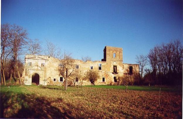 Real Monasterio de Santa María de Nogales (ruinas)