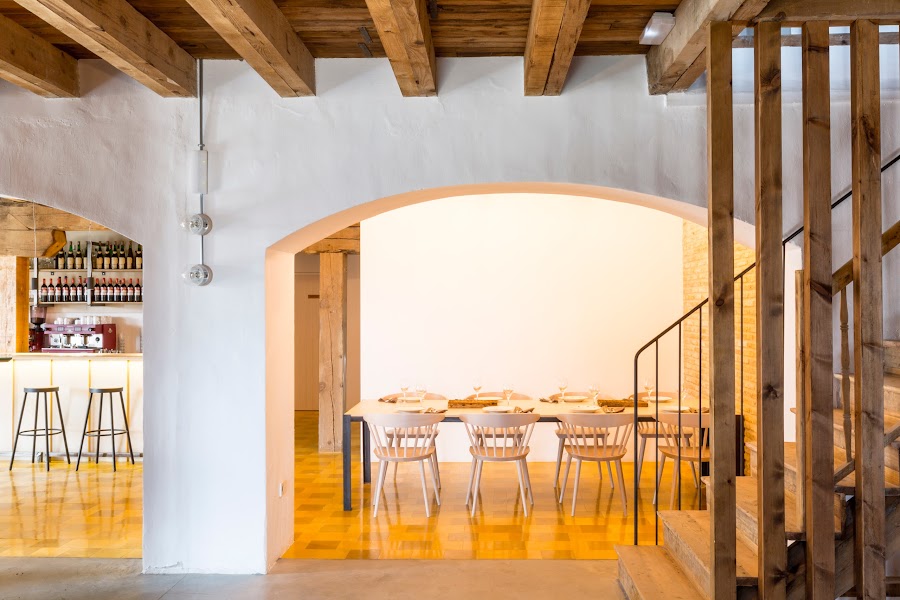 Restaurante Entre Máquinas by La Fábrica del Canal